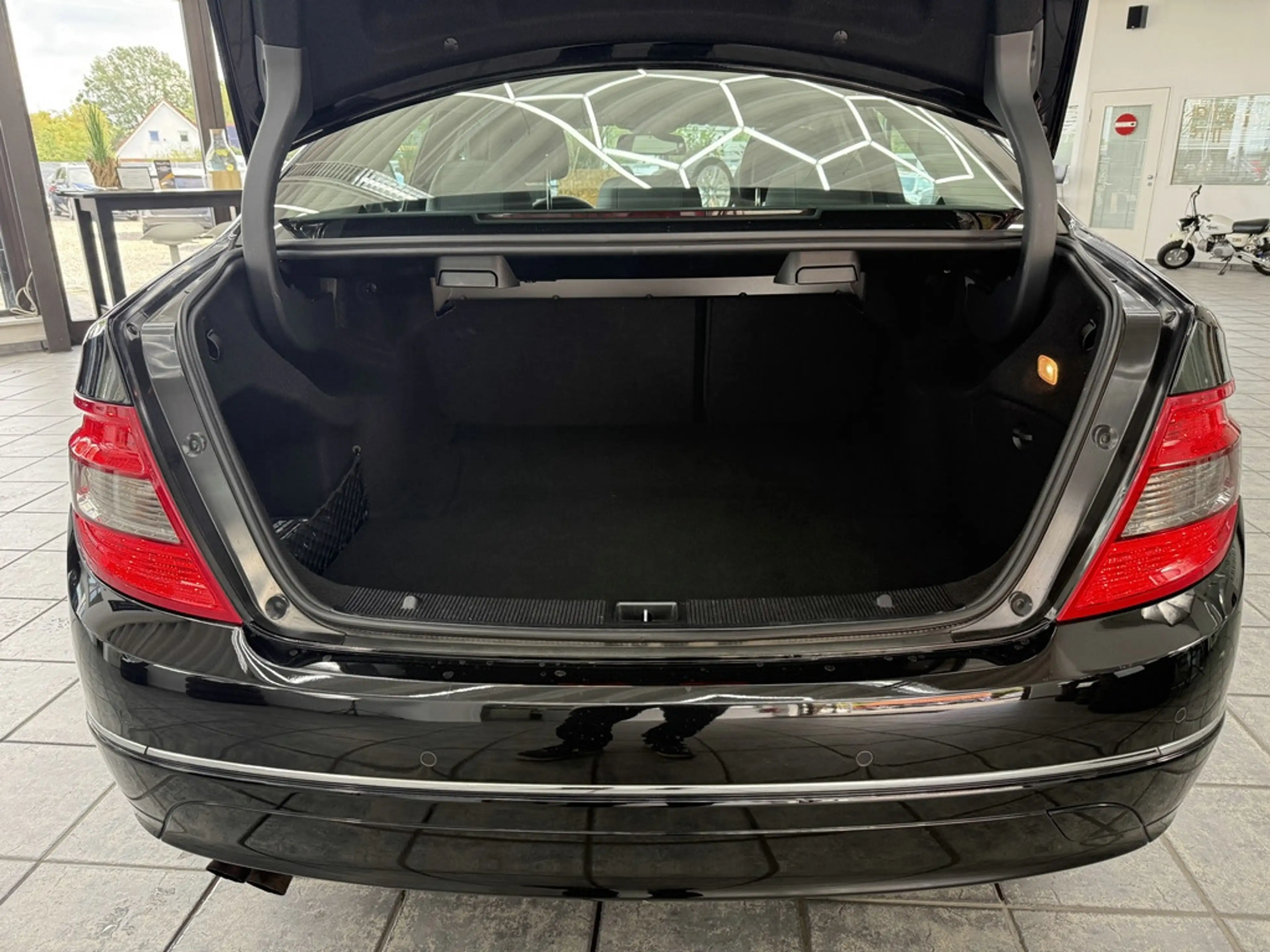 Mercedes-Benz C 180 K Avantgarde, Comand, Leder, Sitzheizung — photo 10