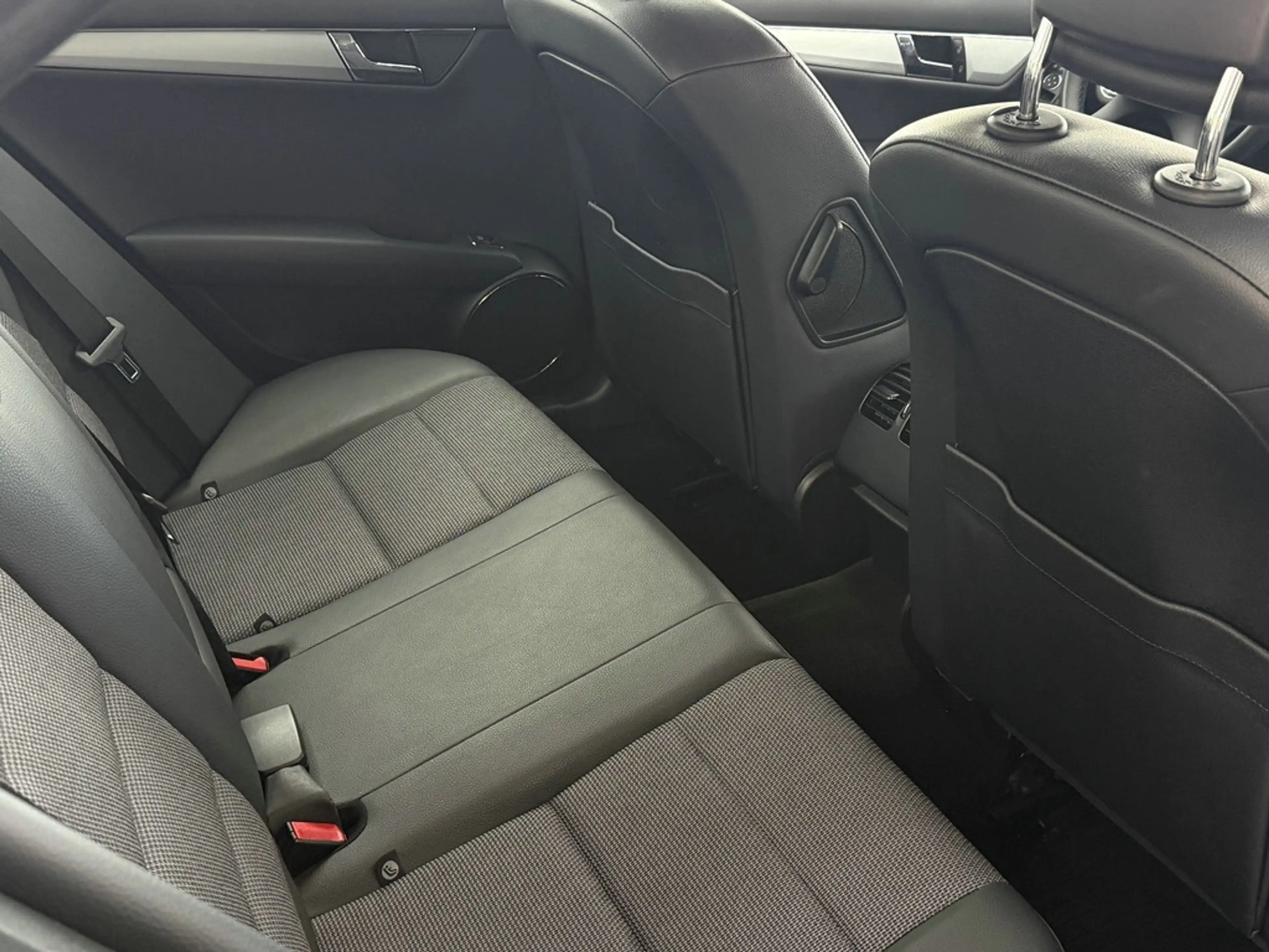 Mercedes-Benz C 180 K Avantgarde, Comand, Leder, Sitzheizung — photo 14