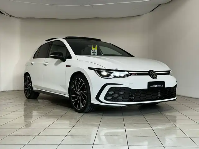Volkswagen Golf view 3