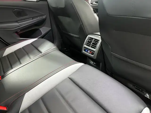 Volkswagen Golf view 15