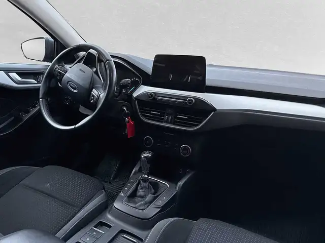 Ford Focus view 4