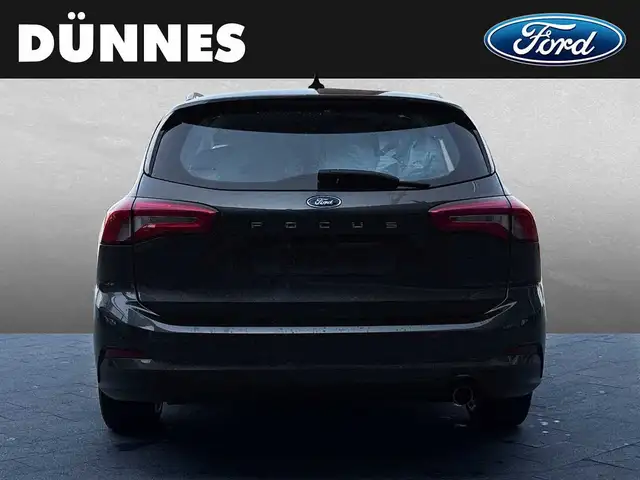 Ford Focus view 7