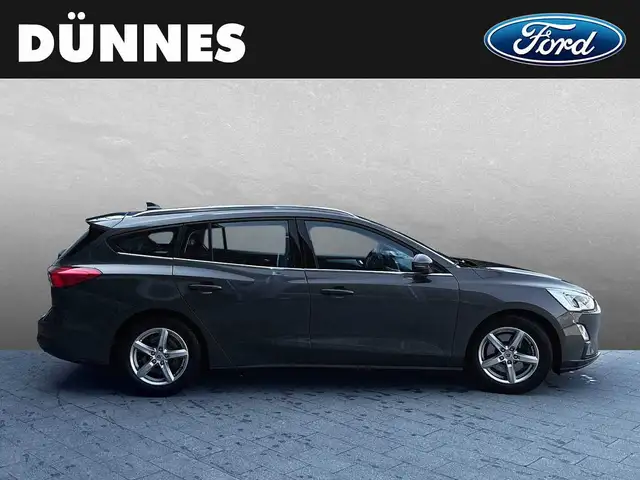 Ford Focus view 6