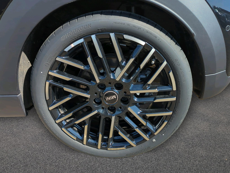 MINI Cooper S Favoured Trim — photo 11