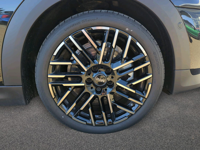 MINI Cooper S Favoured Trim — photo 12