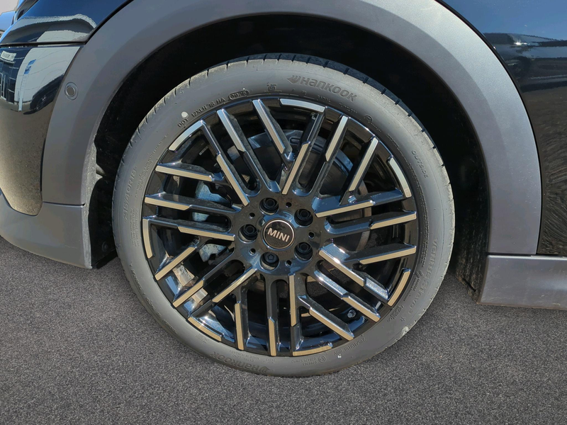 MINI Cooper S Favoured Trim — photo 9