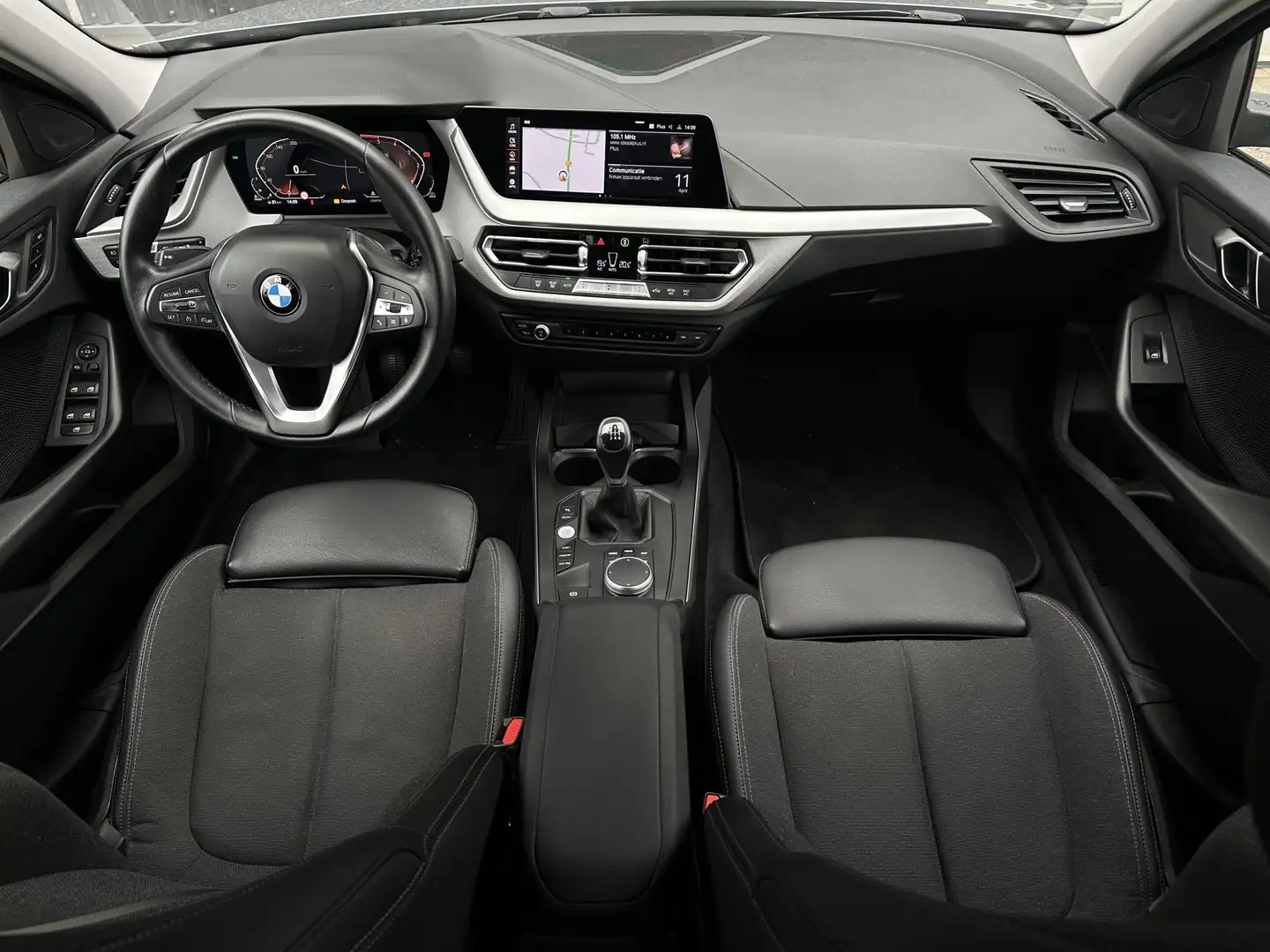 BMW 118 1-serie 118d Business Edition 150pk | 1e Eigenaar Grijs - 2