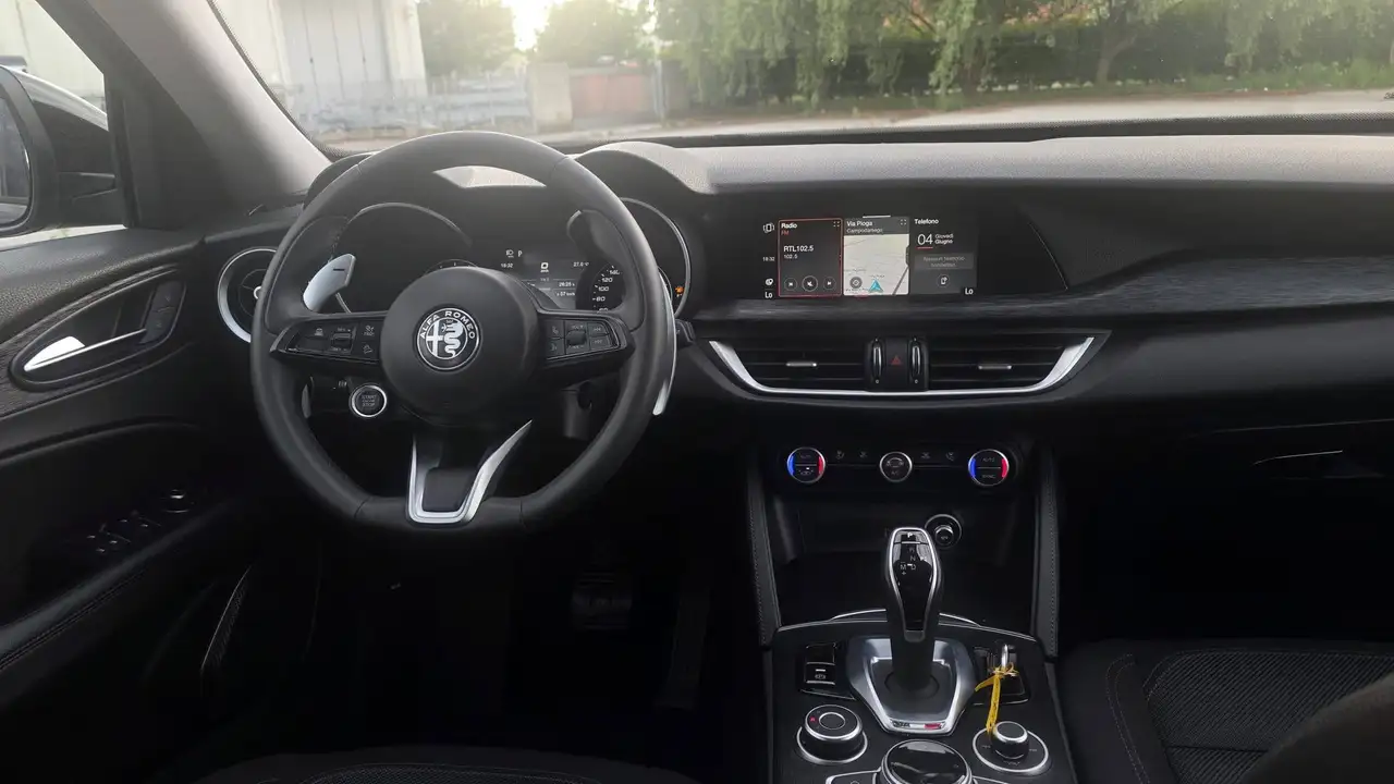 Alfa Romeo Stelvio 2021 — фото 12