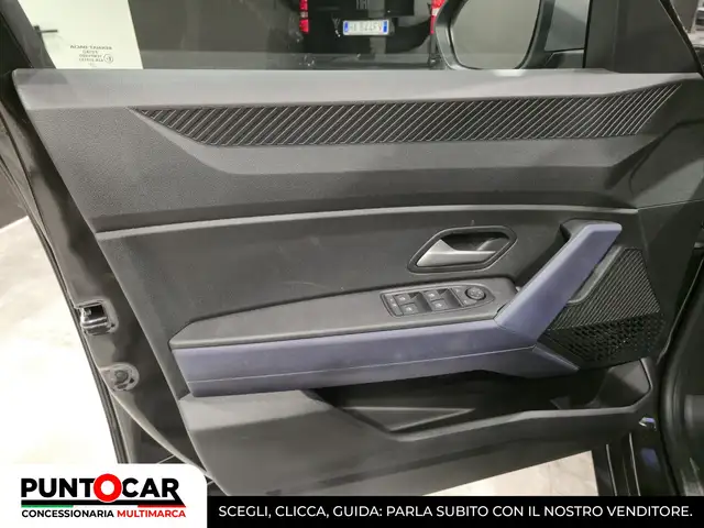 Dacia Duster view 10