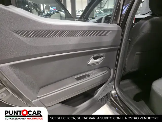 Dacia Duster view 14