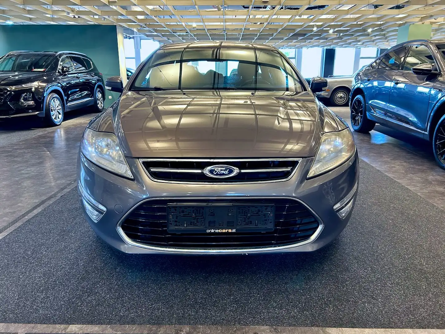 Ford Mondeo Traveller Titanium 1,6 TDCi DPF Grau - 2