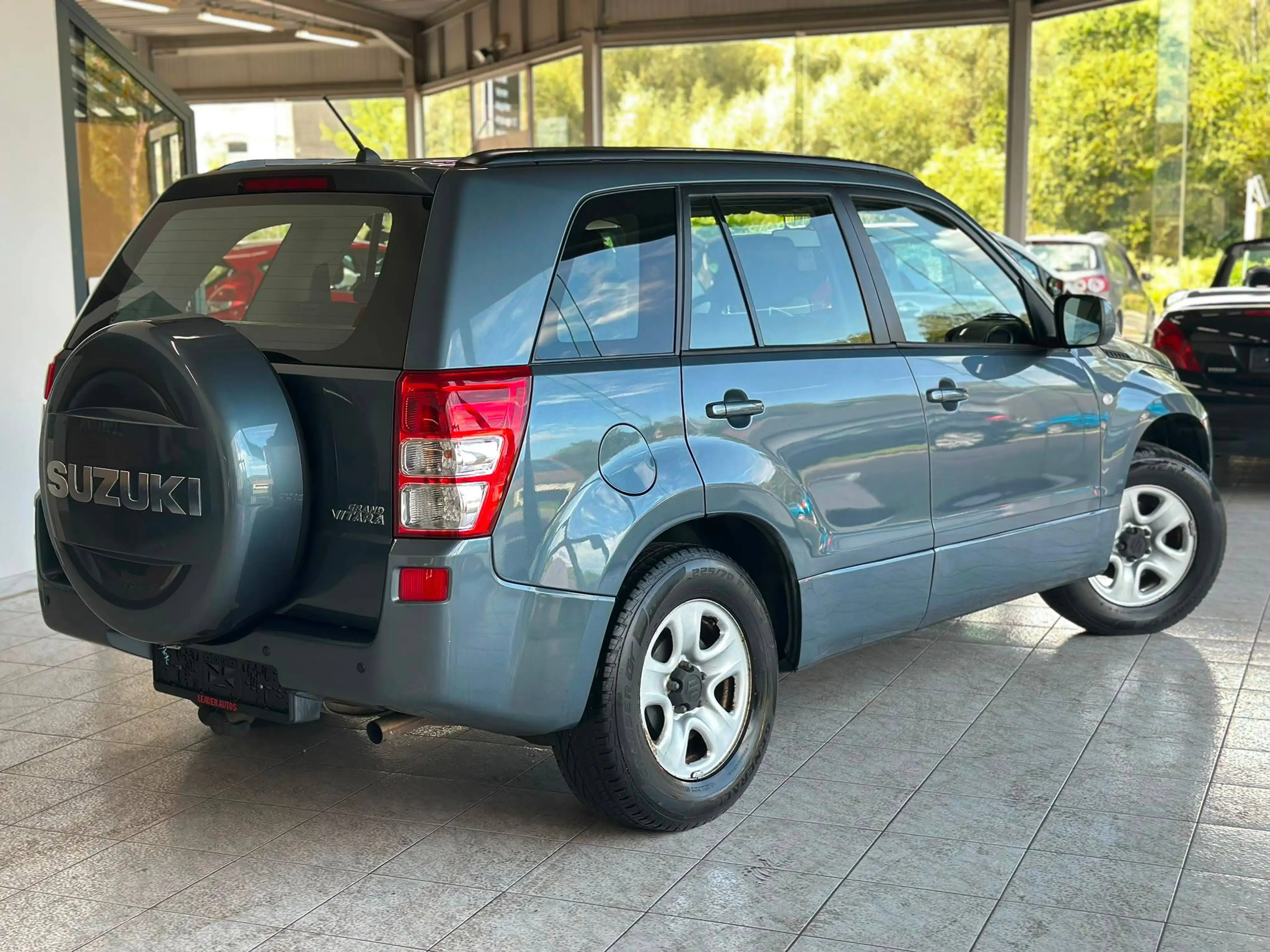 Suzuki Grand Vitara 🟩2.0 ESSENCE 140CV - AIRCO - CAPTEUR - 5 PORTES — photo 4