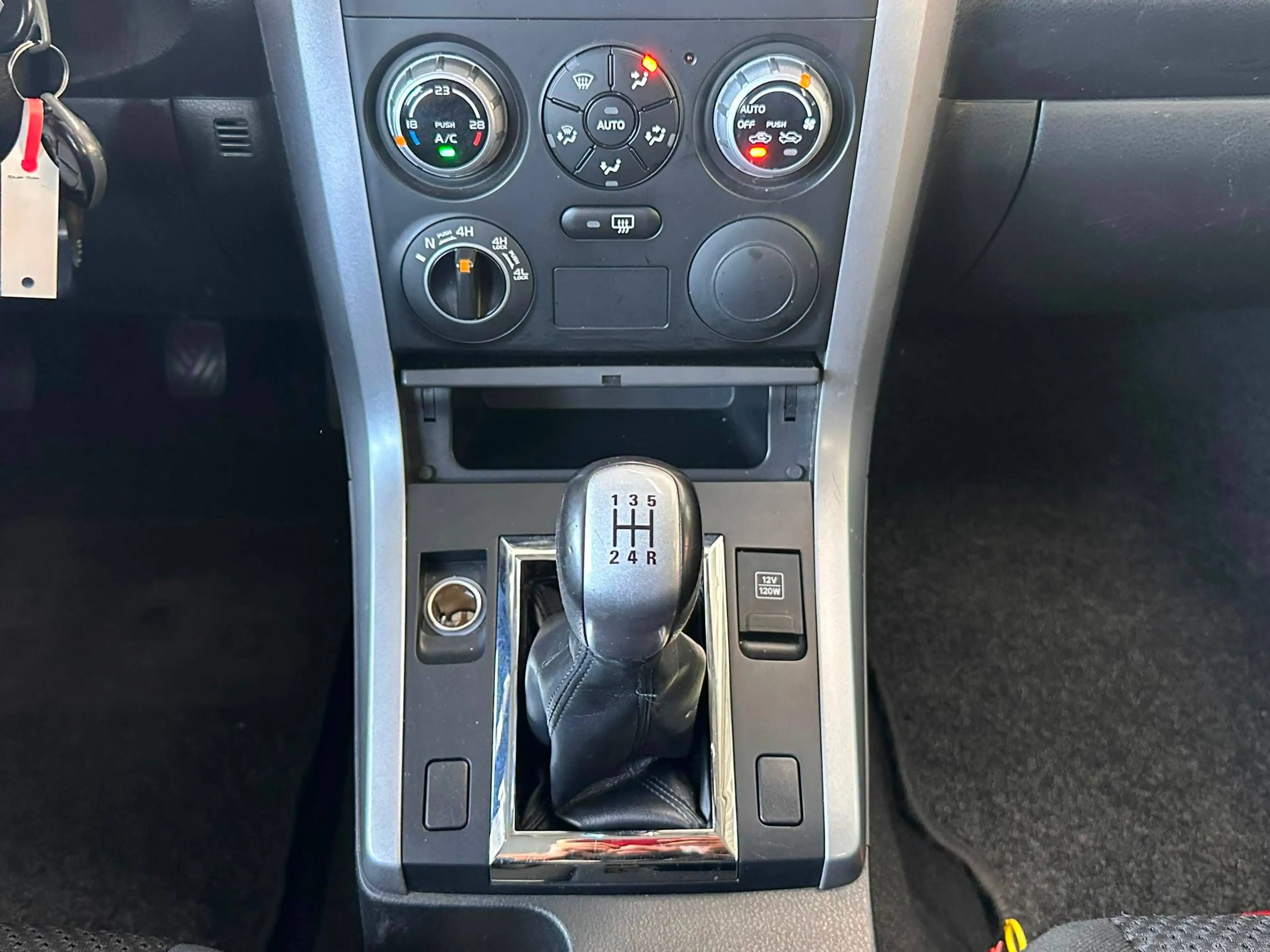 Suzuki Grand Vitara 🟩2.0 ESSENCE 140CV - AIRCO - CAPTEUR - 5 PORTES — photo 12