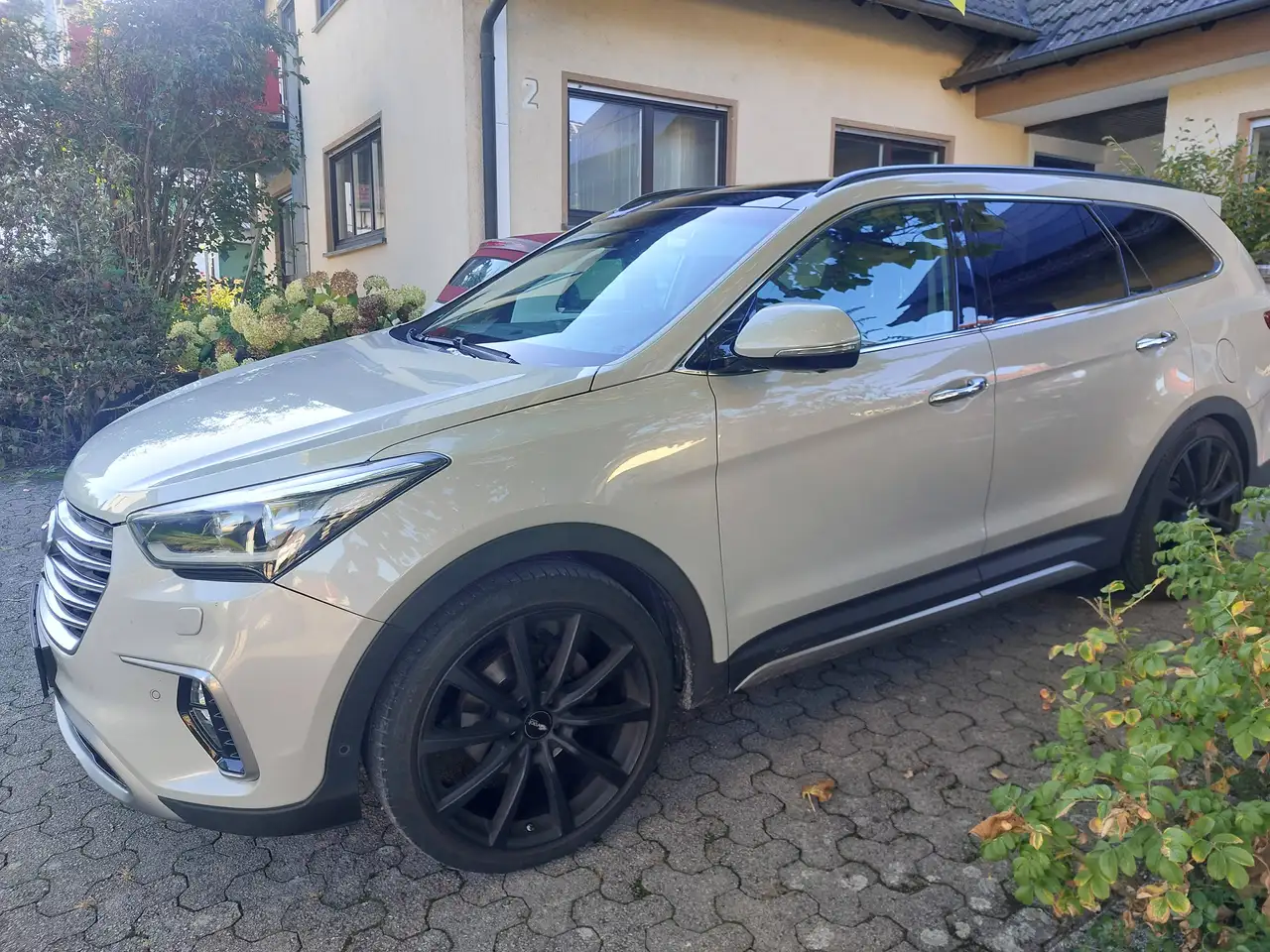 Hyundai Grand Santa Fe