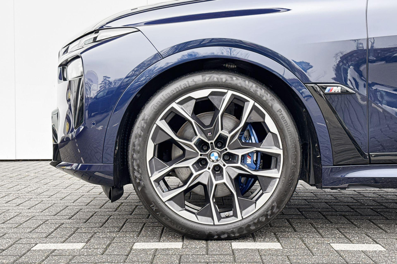 BMW X7 M60i xDrive M Sport |  Exclusive Pack | Bowers & W — photo 3