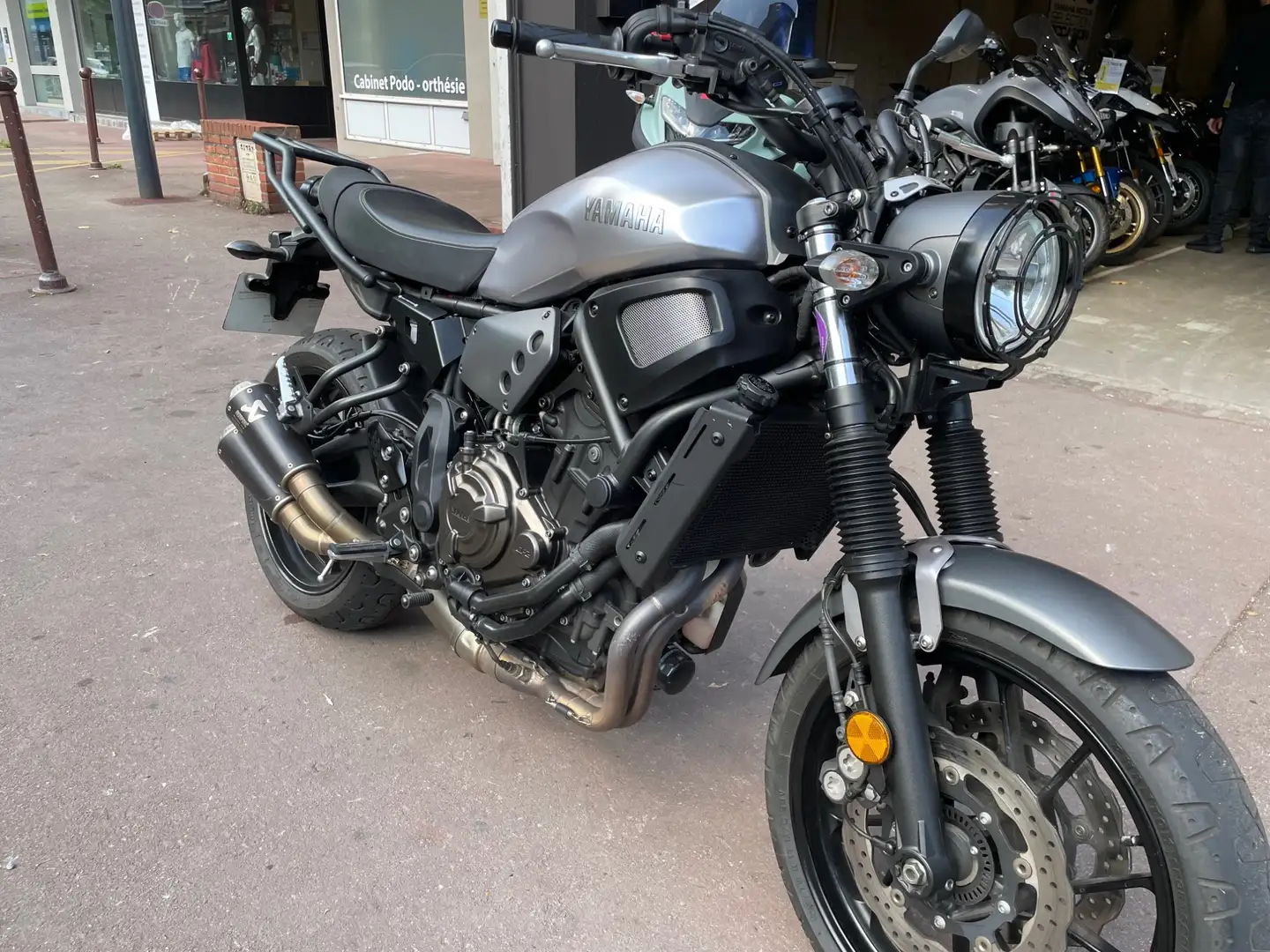 Yamaha XSR 700 Šedá - 2