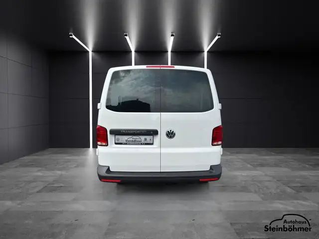 Volkswagen Transporter view 5