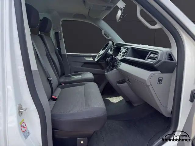 Volkswagen Transporter view 14