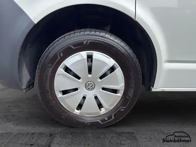 Volkswagen Transporter view 13