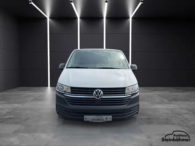 Volkswagen Transporter view 11