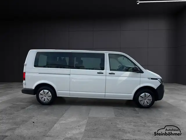 Volkswagen Transporter view 9