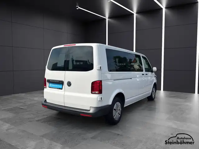 Volkswagen Transporter view 7