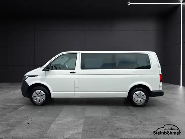 Volkswagen Transporter view 3