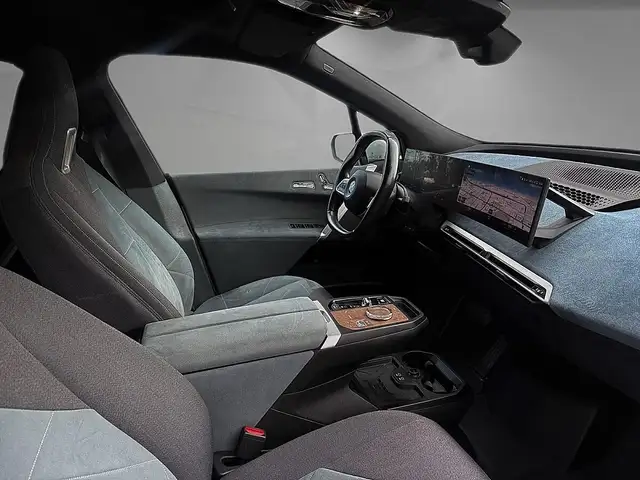BMW Ix view 8