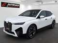 BMW iX xDrive40 | 1.BESITZ | MwSt.AUSW |HEAD-UP-DISPLAY | Weiß - thumbnail 1