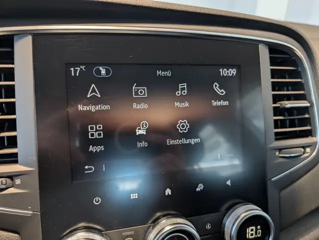 Renault Megane view 12