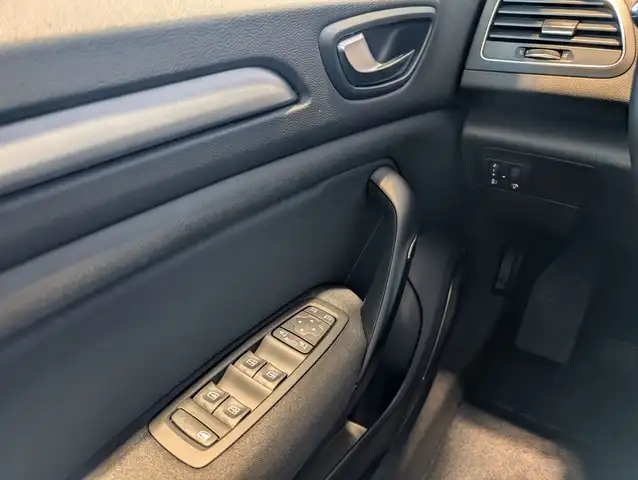 Renault Megane view 14