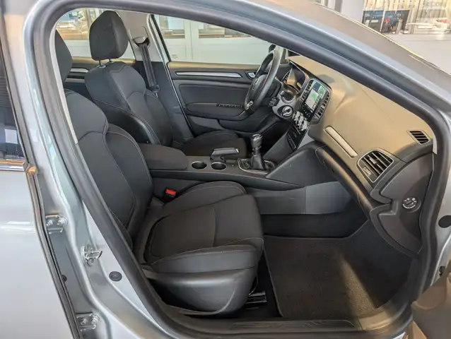 Renault Megane view 3