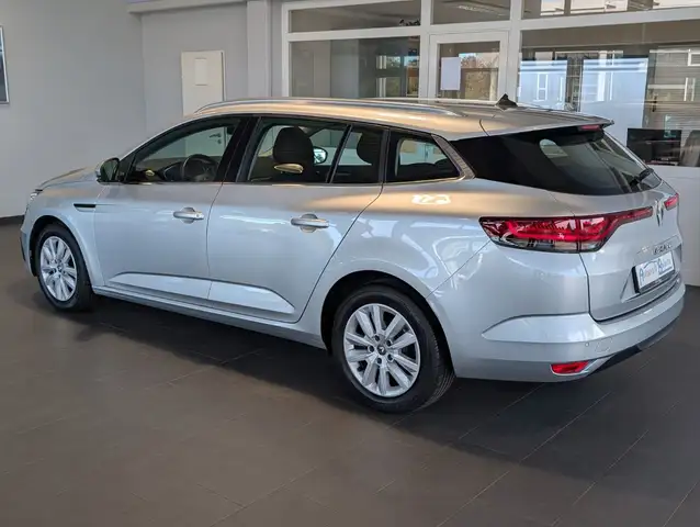 Renault Megane view 8