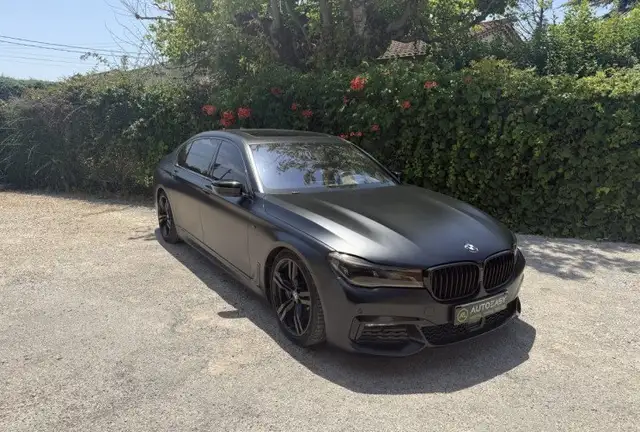 BMW 7 Series view 7