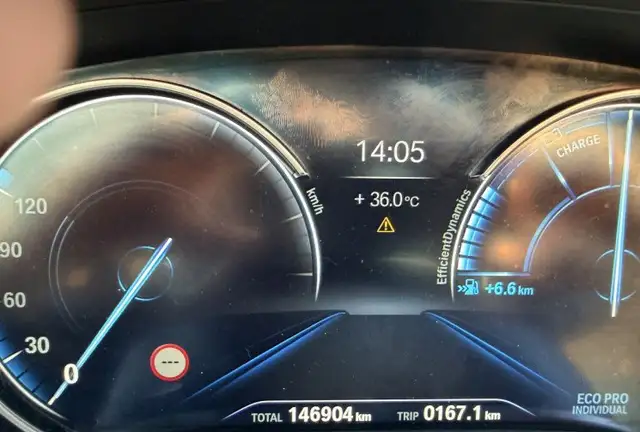 BMW 7 Series view 15