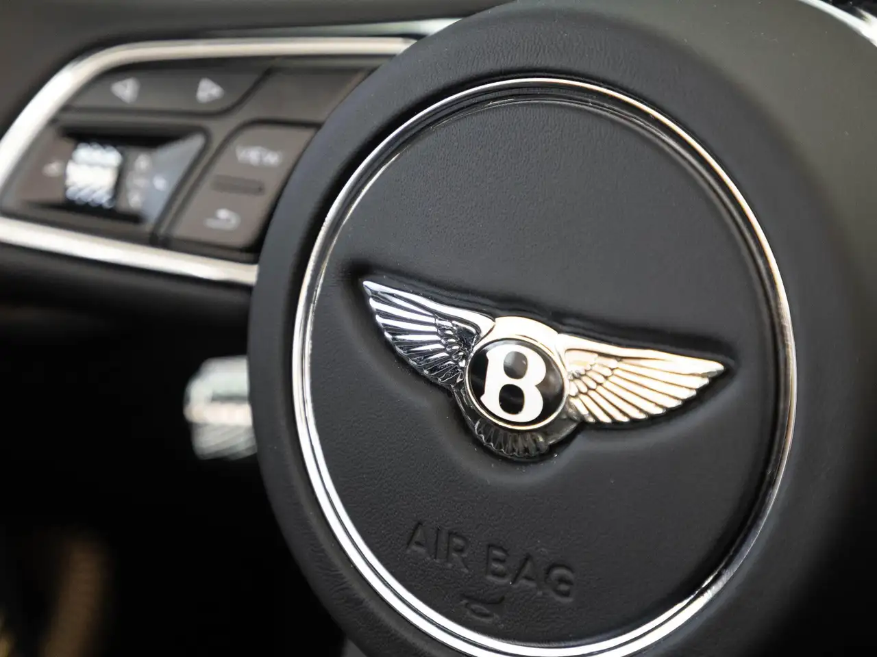 Bentley Continental 2026 — фото 13