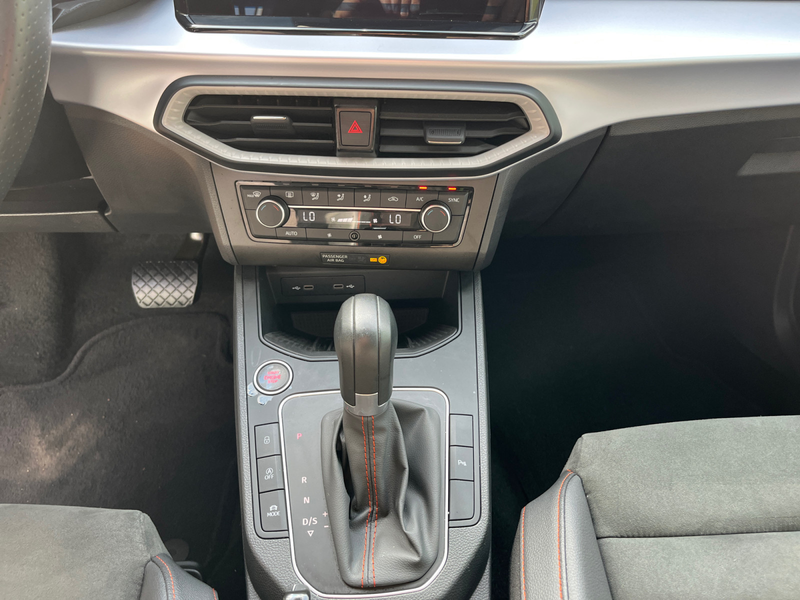 SEAT Ibiza 1.5TSI DSG FR LED ACC DAB Navi Kessy — photo 4