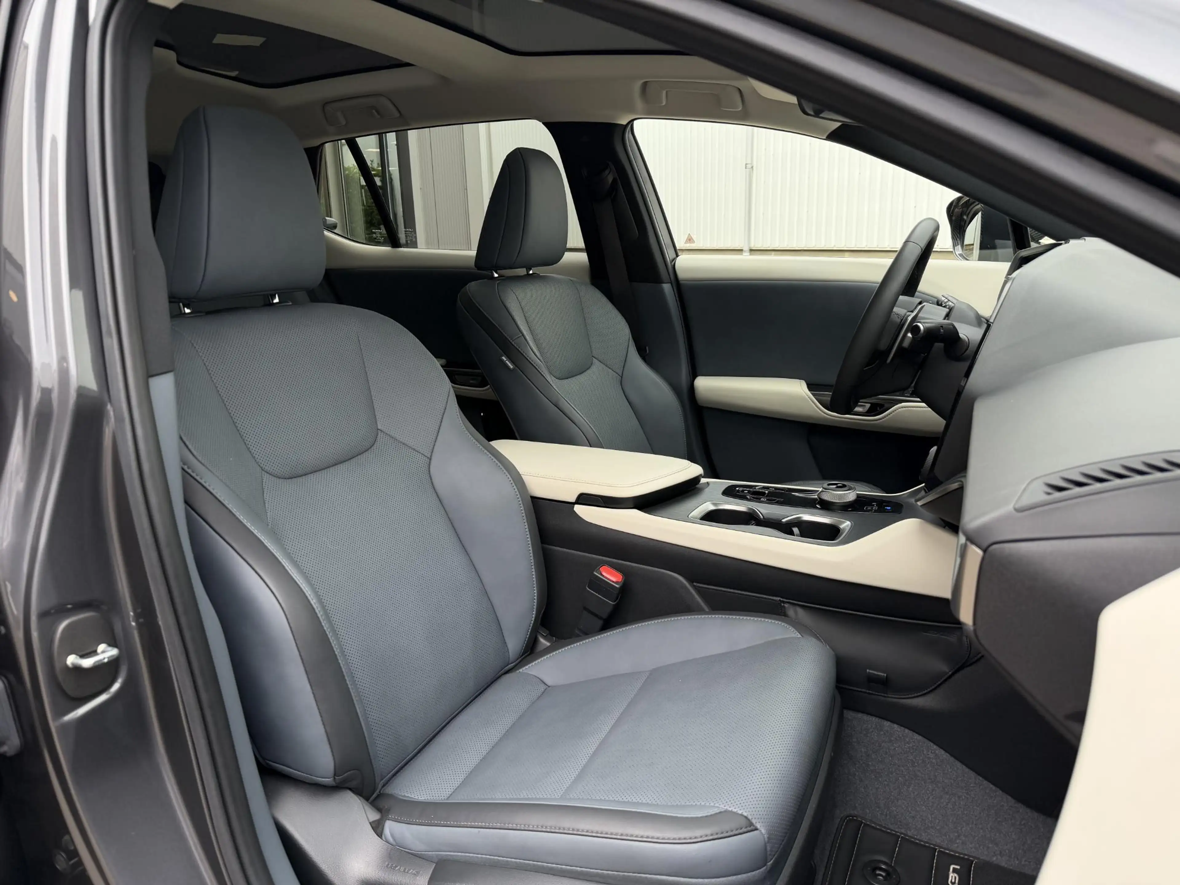 Lexus RZ 450e Executive Line 71 kWh | NL-auto/1e eign./Pano — photo 25