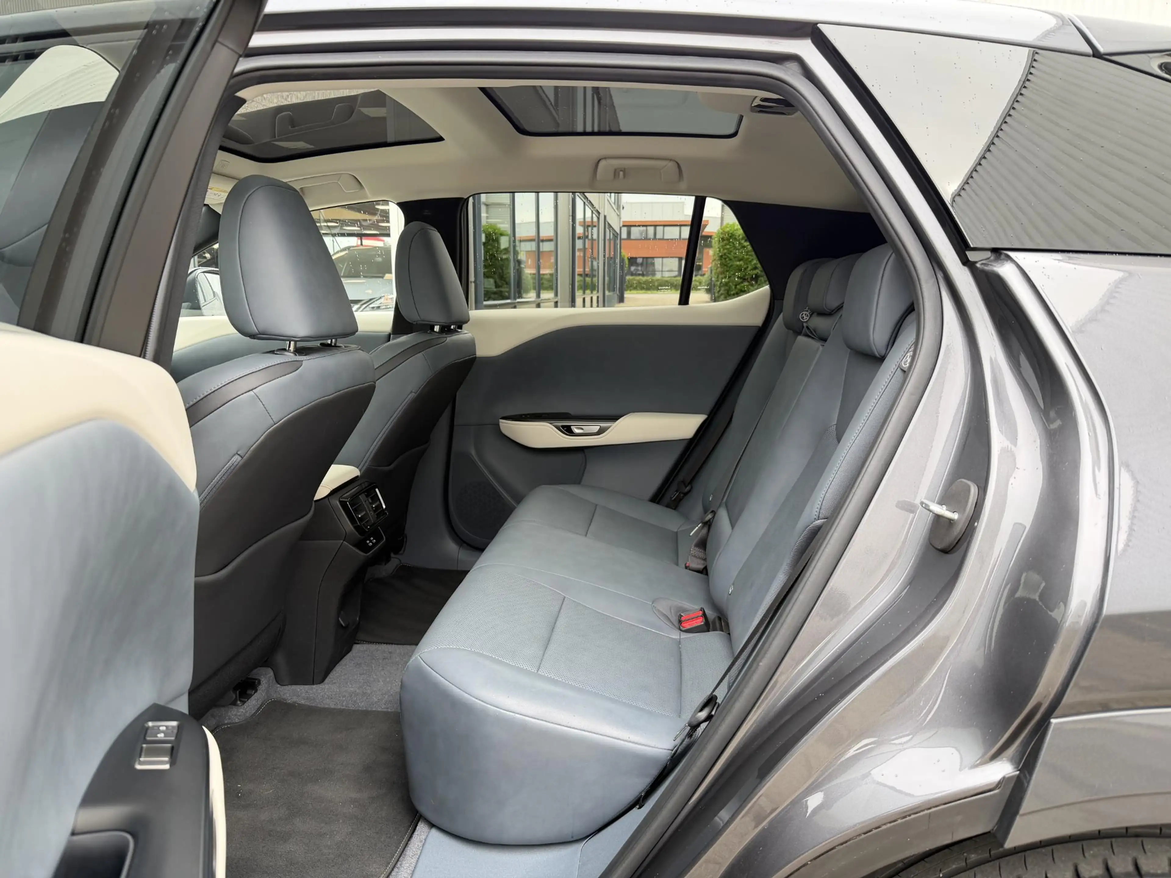 Lexus RZ 450e Executive Line 71 kWh | NL-auto/1e eign./Pano — photo 17