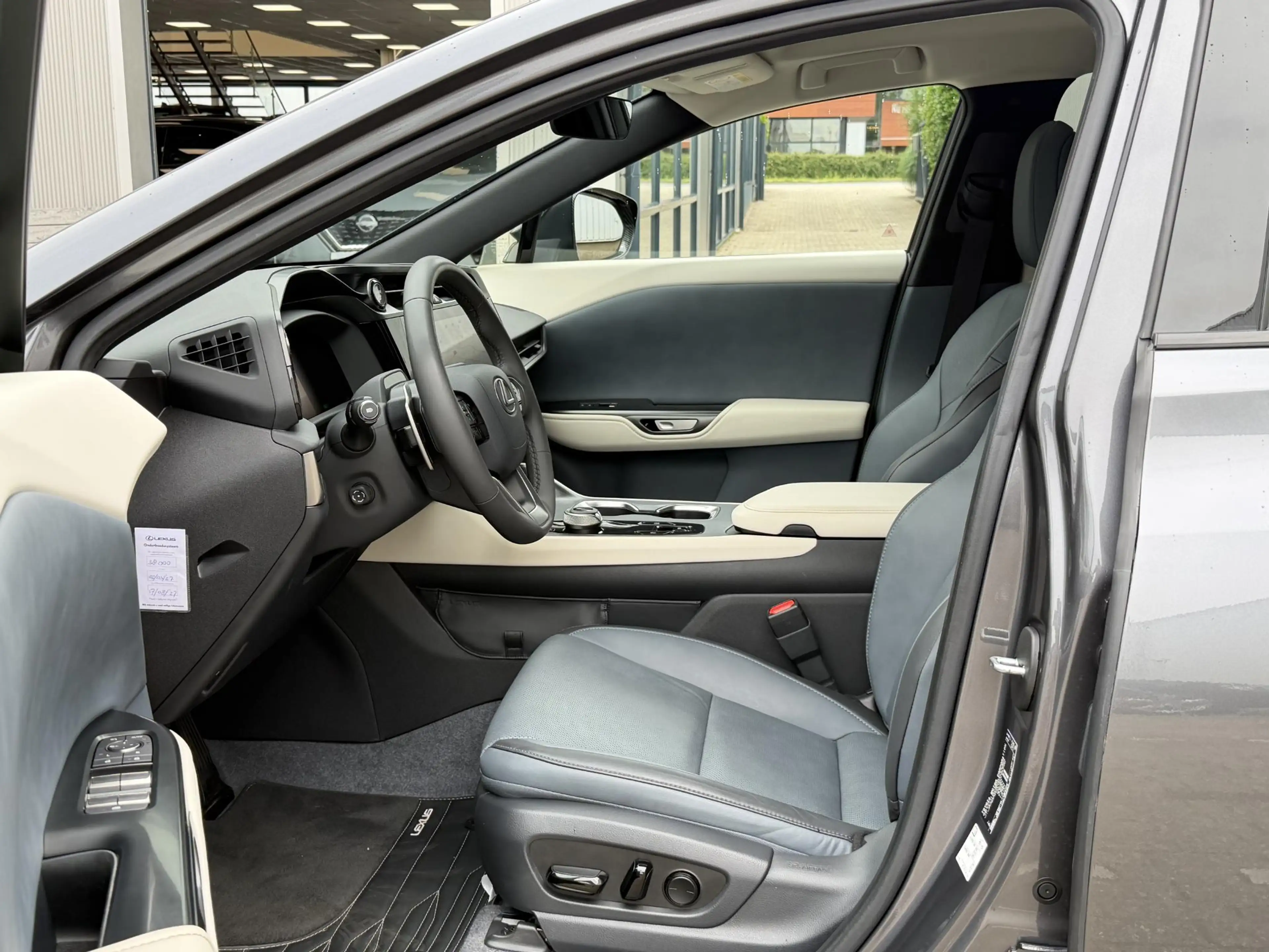 Lexus RZ 450e Executive Line 71 kWh | NL-auto/1e eign./Pano — photo 16
