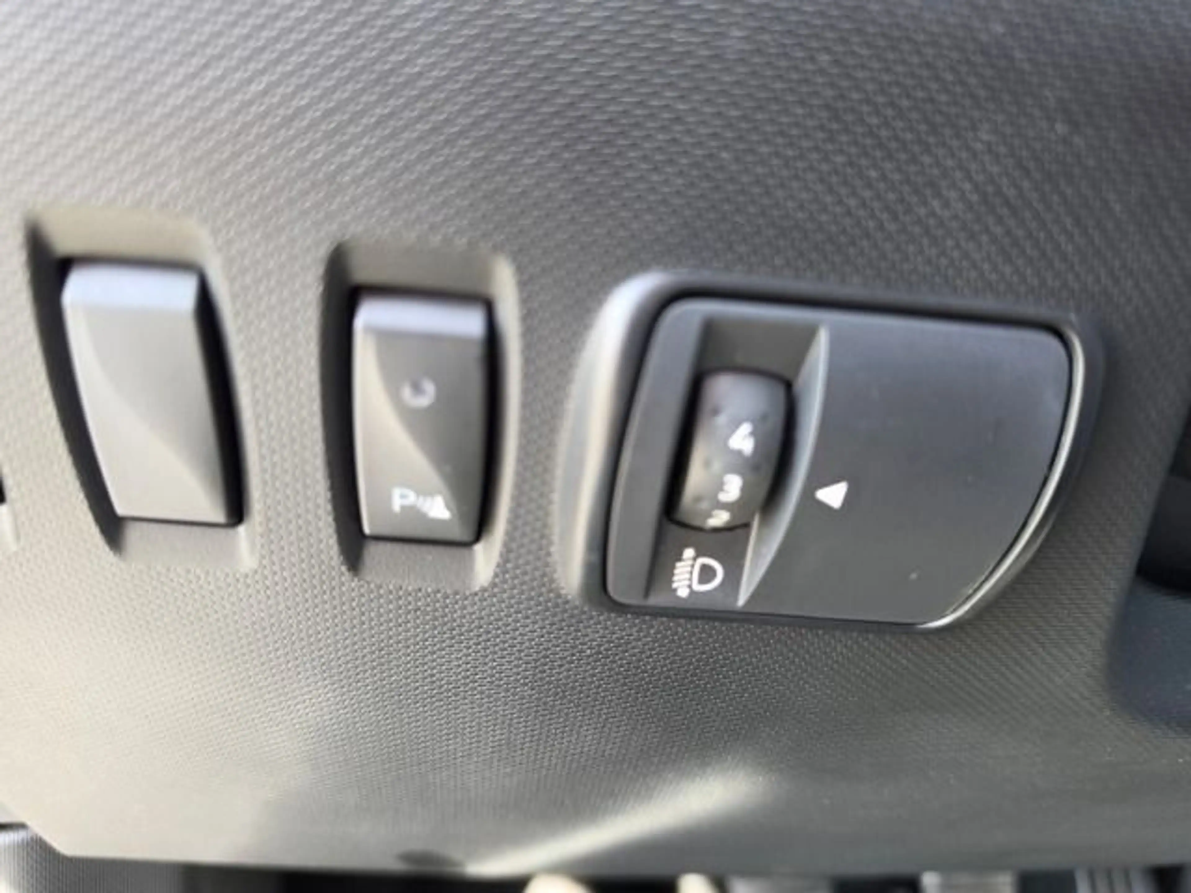 Renault Twingo Limited 0,9 R&GO+AC+EFH+BC — photo 12