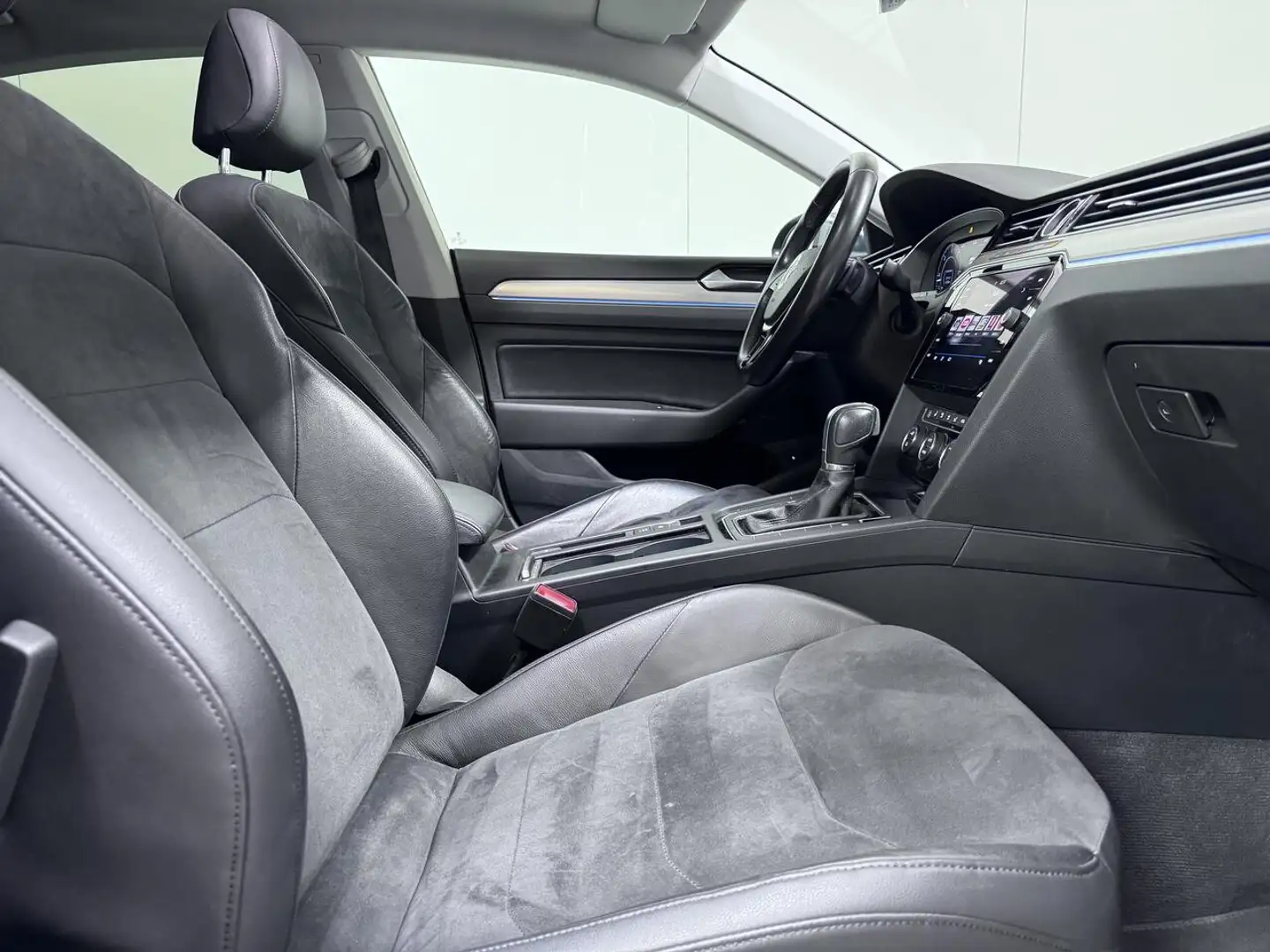 Volkswagen Arteon 2.0 Diesel Autom. -Pano - Apple CarPlay - Topst... Gris - 2