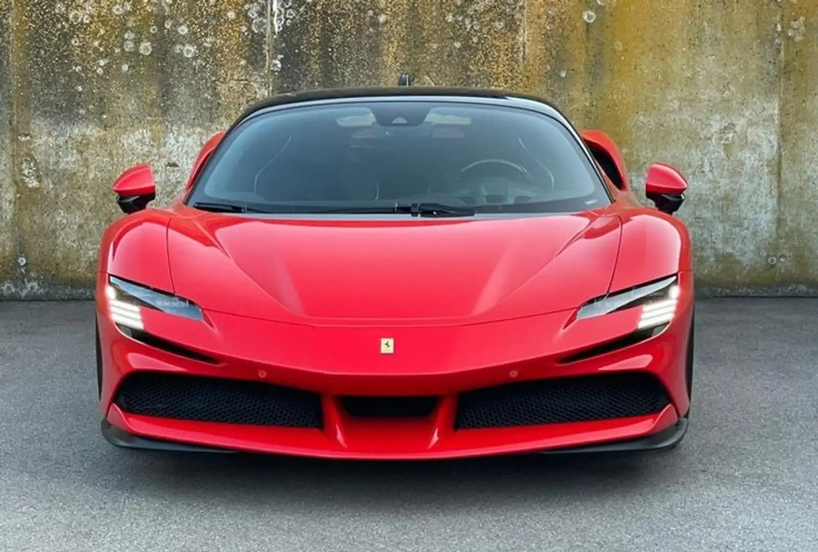 Ferrari SF90 Stradale Rojo - 1