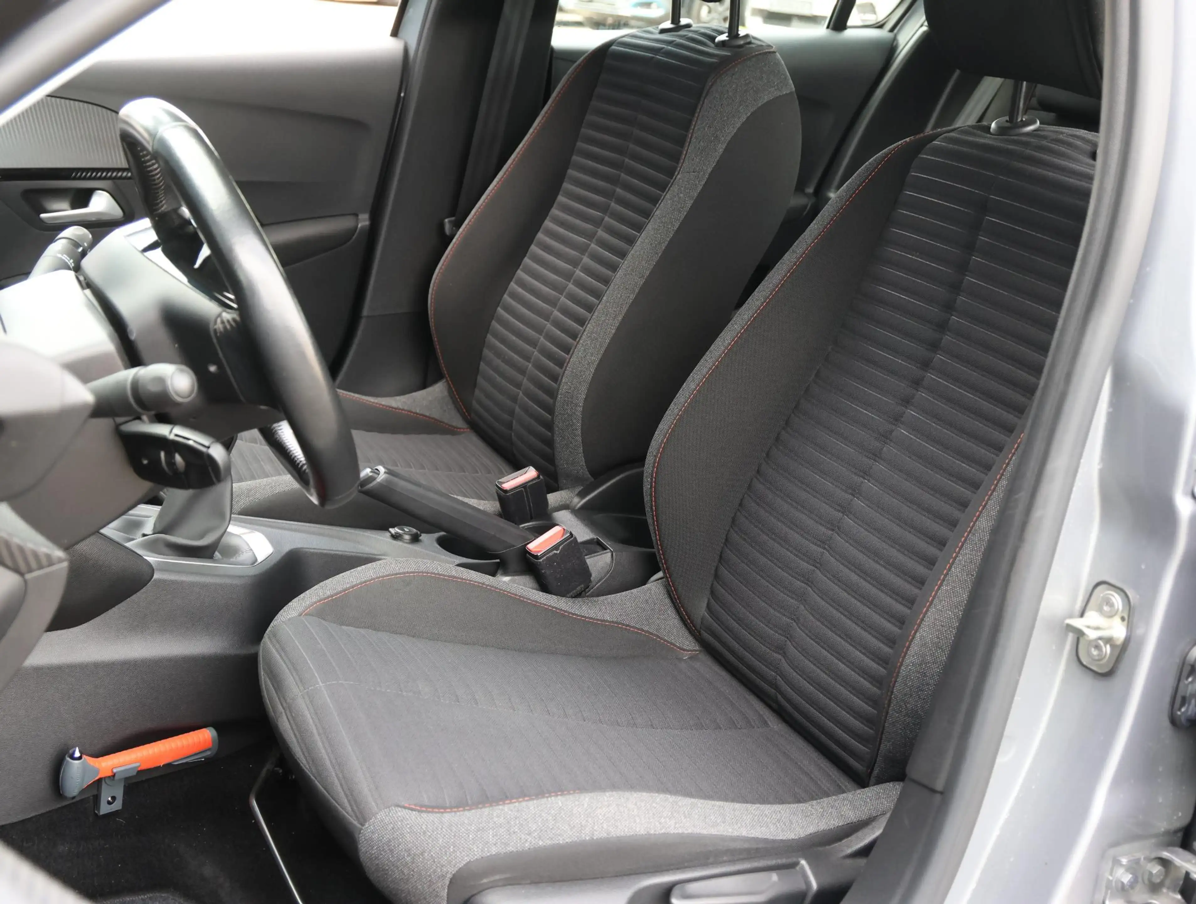 Peugeot 208 1.2 PureTech Active Pack LED | Parkeersensoren voo — photo 11