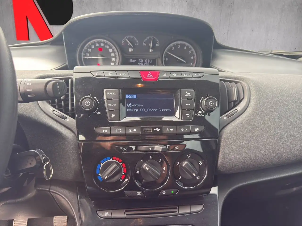 Lancia Ypsilon 2022 — фото 12