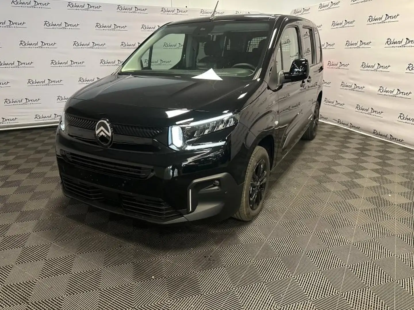 Citroen Berlingo Taille M 1.5 Blue-HDI 130 S\u0026S Plus EAT8 5 Pla Noir - 1