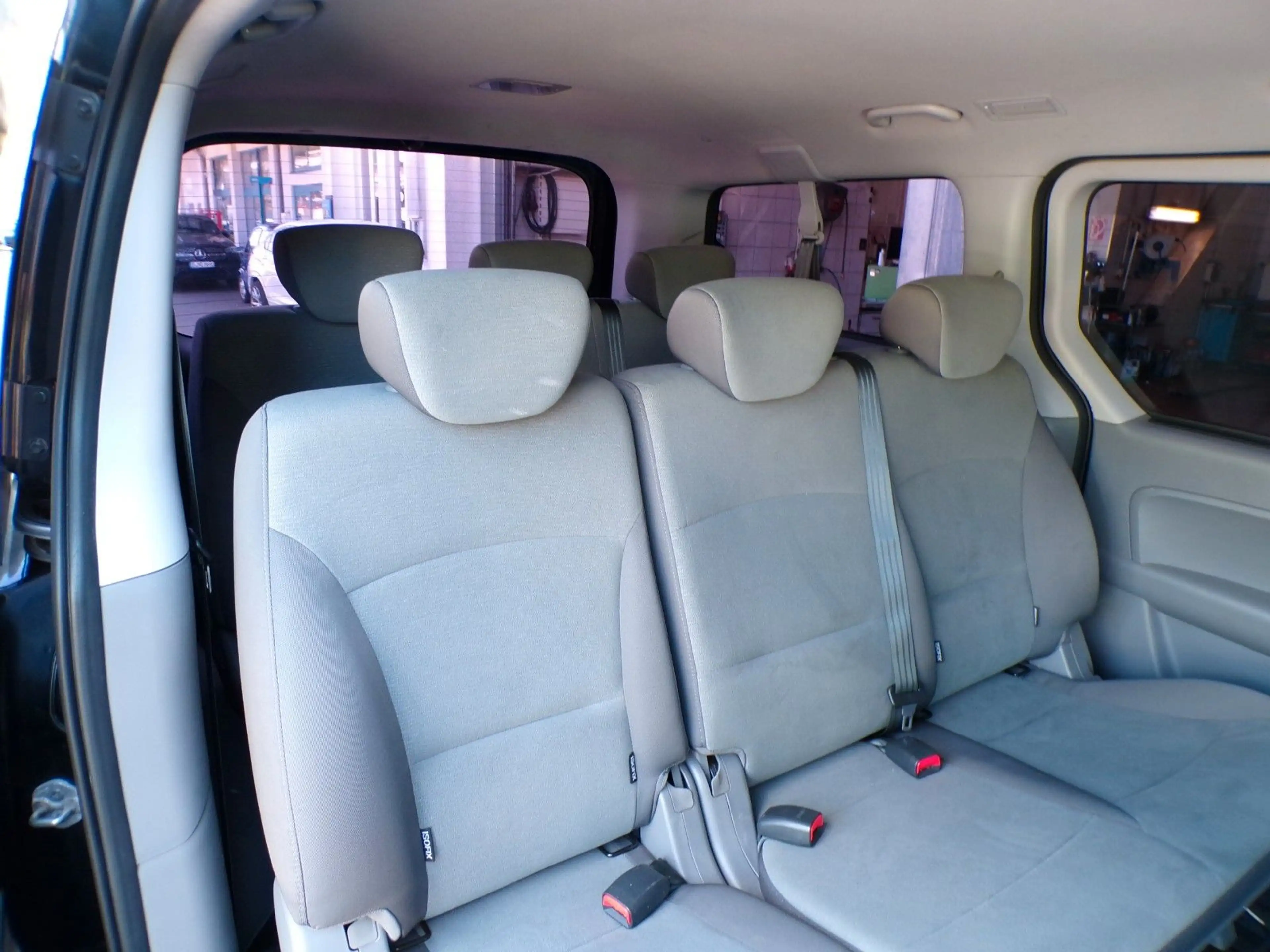 Hyundai H-1 Comfort 2.5CRDi AUTOMATIK mit AHK. — photo 13