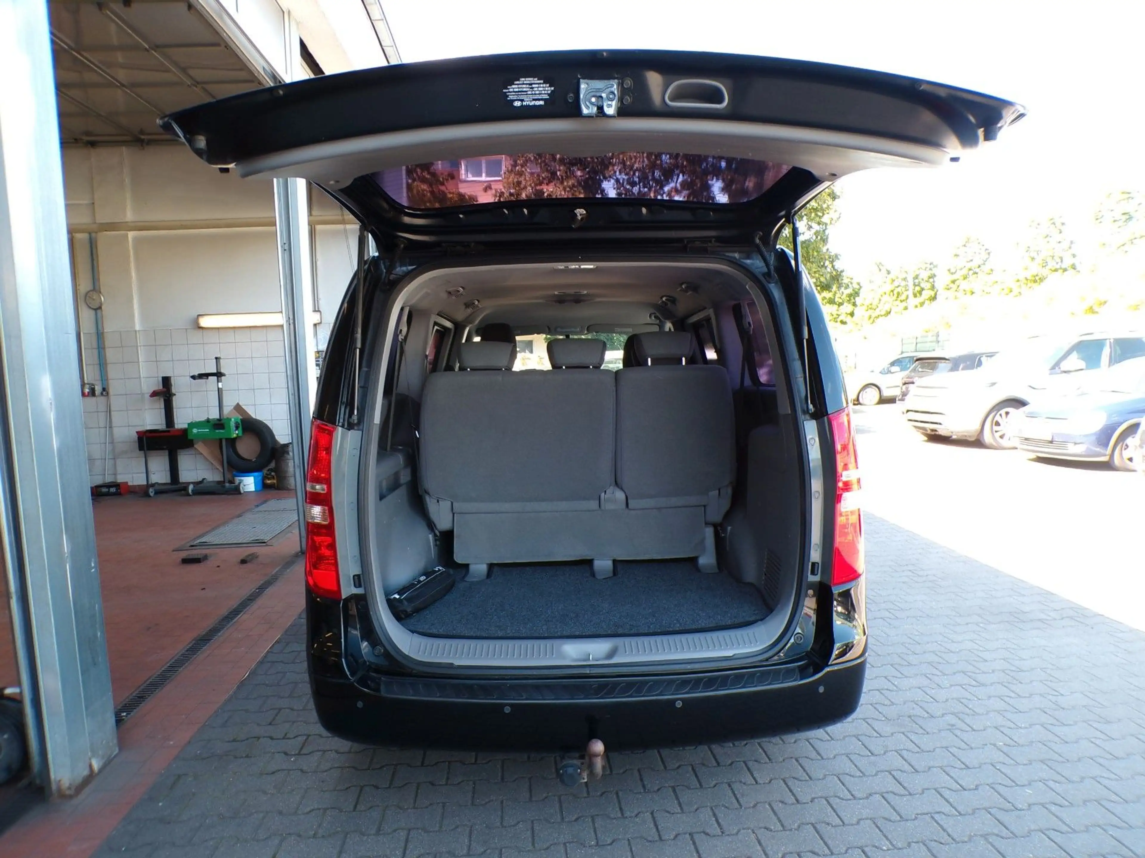 Hyundai H-1 Comfort 2.5CRDi AUTOMATIK mit AHK. — photo 9