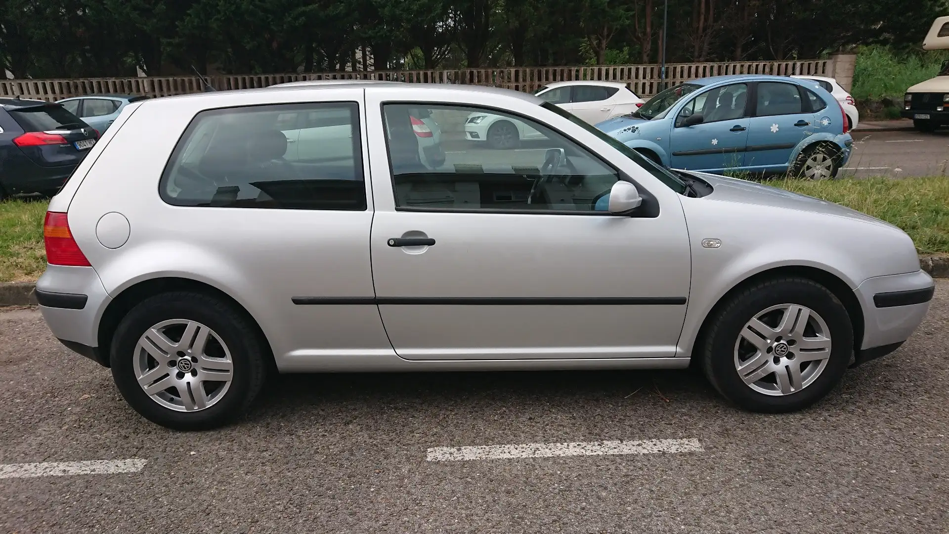 Volkswagen Golf 1.9TDI Conceptline - 2