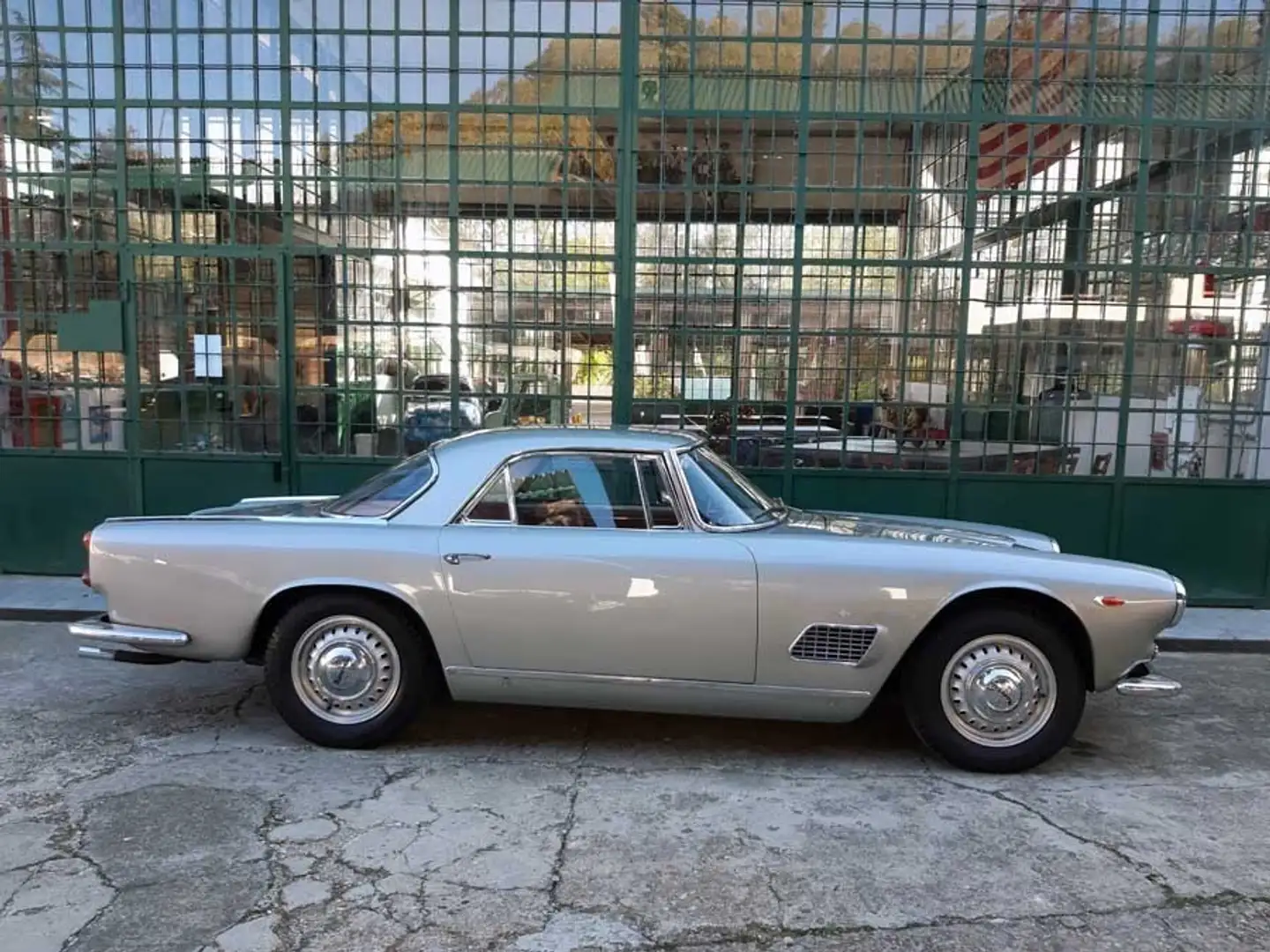 Maserati 3500 GTi Coupè Touring Argento - 2